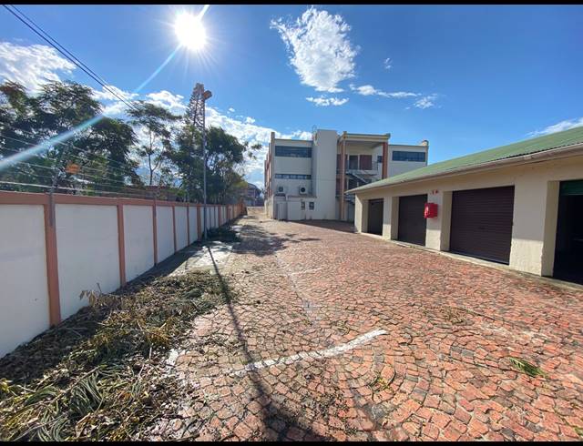 1,020M² BUILDING TO LET IN GEORGE CENTRAL